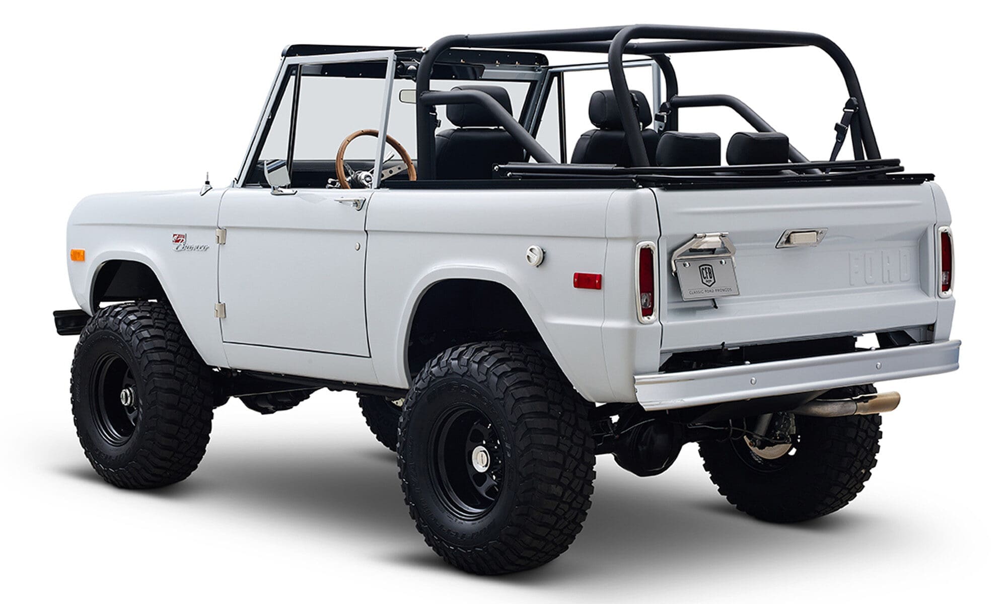 Ford Bronco 1975 Yulong White 302 Series Custom Black Interior