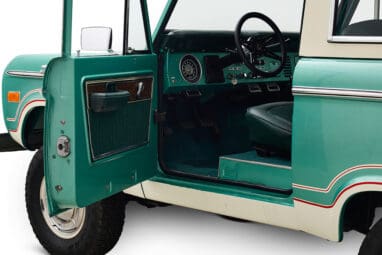 Restored Ford Bronco 1977 Light Jade 302 v8 with Wimbledon White Hard Top