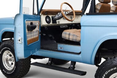 Ford Bronco 1969 Brittany Blue 302 Series with Tartan Plaid Interior