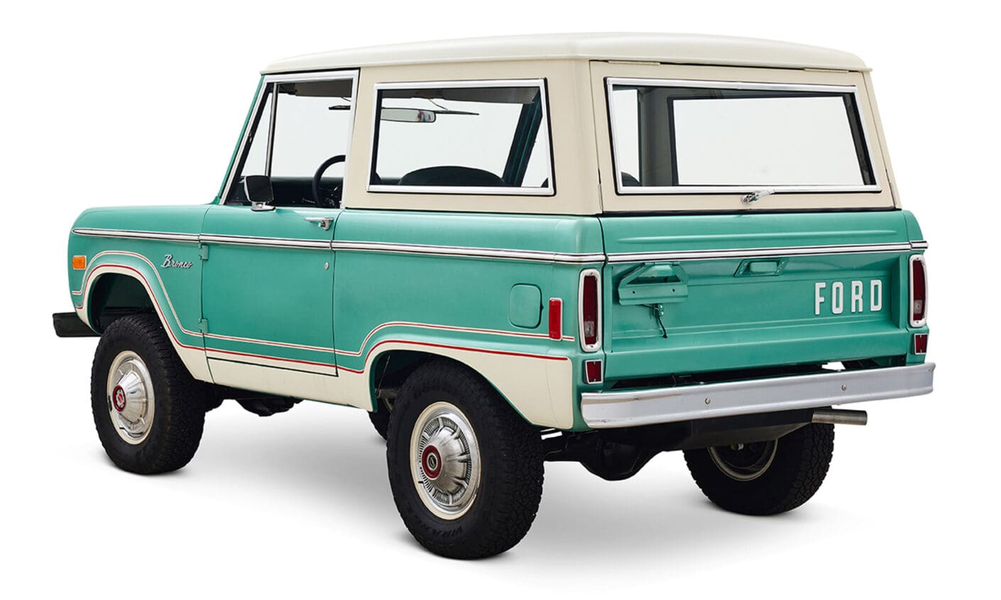 Ford Bronco 1977 Light Jade 302 v8 with Wimbledon White Hard Top