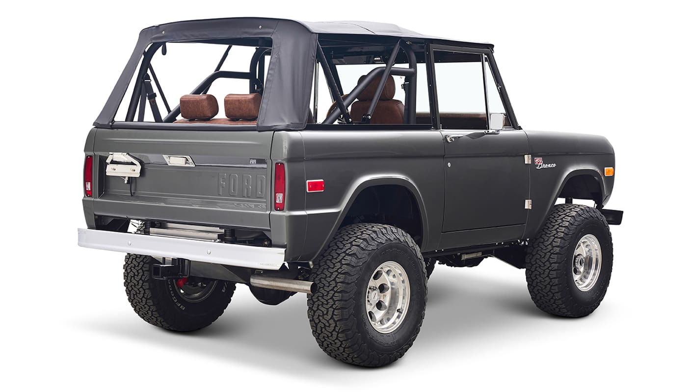 Ford Bronco 1977 302 Series in Adventurine Green with Black Soft Top