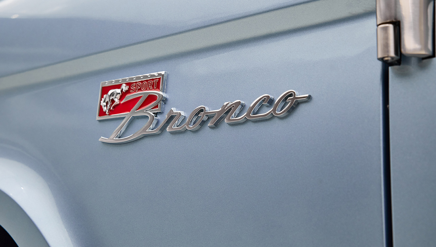 Bronco Sport emblem
