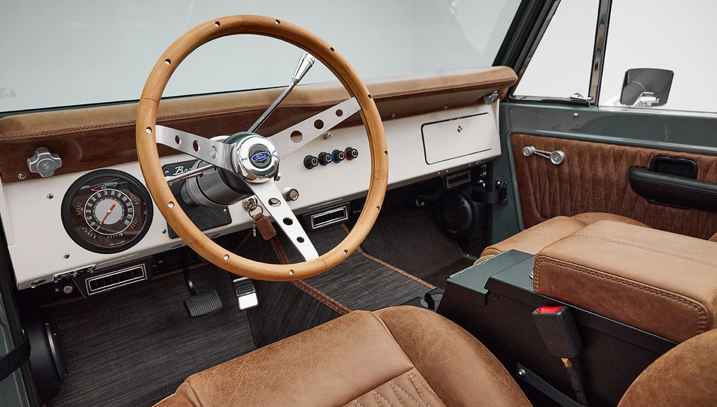 Driver Dash with wooden Ford steering wheel