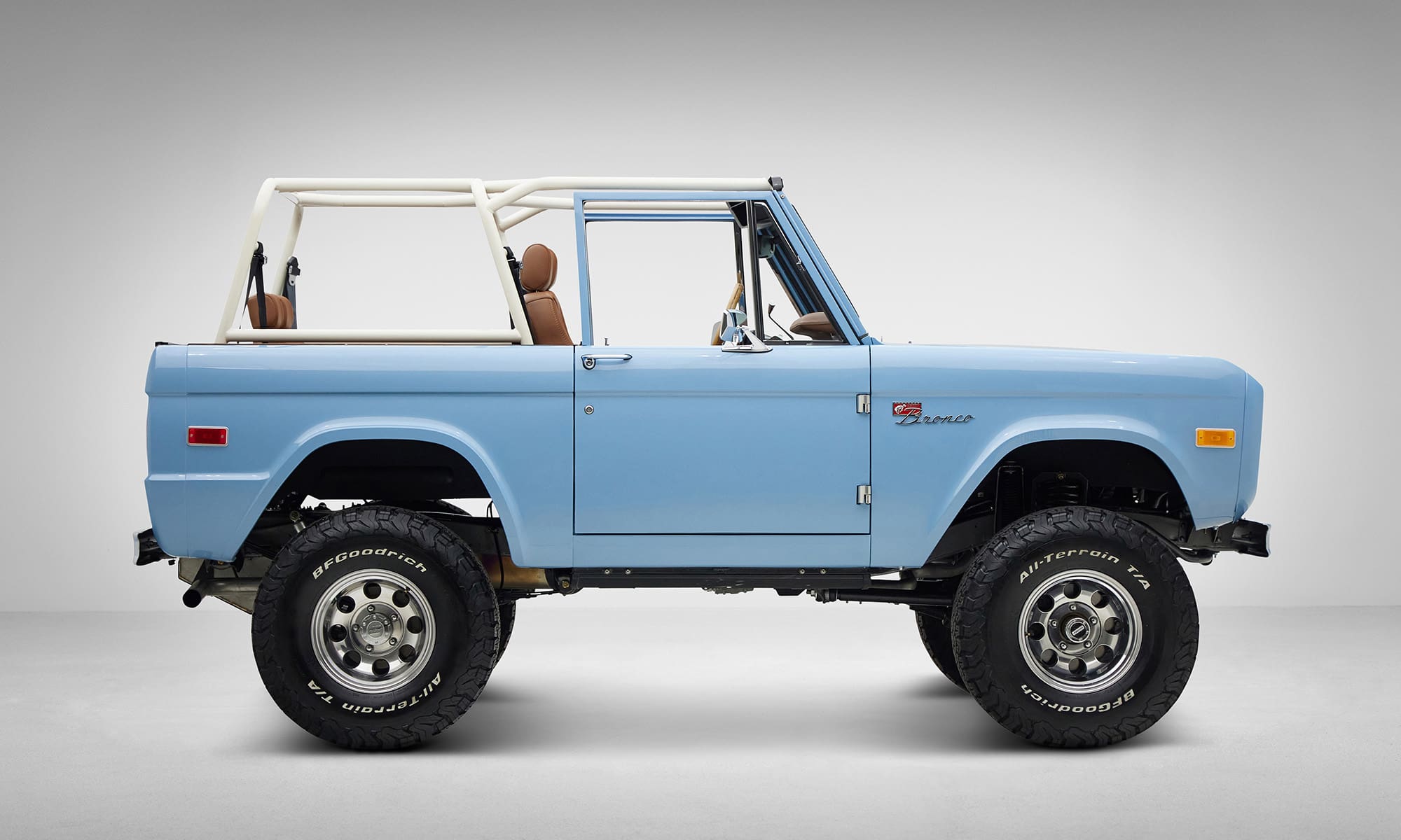 1967-Ford-Bronco-Frozen-Blue-302-Series-233
