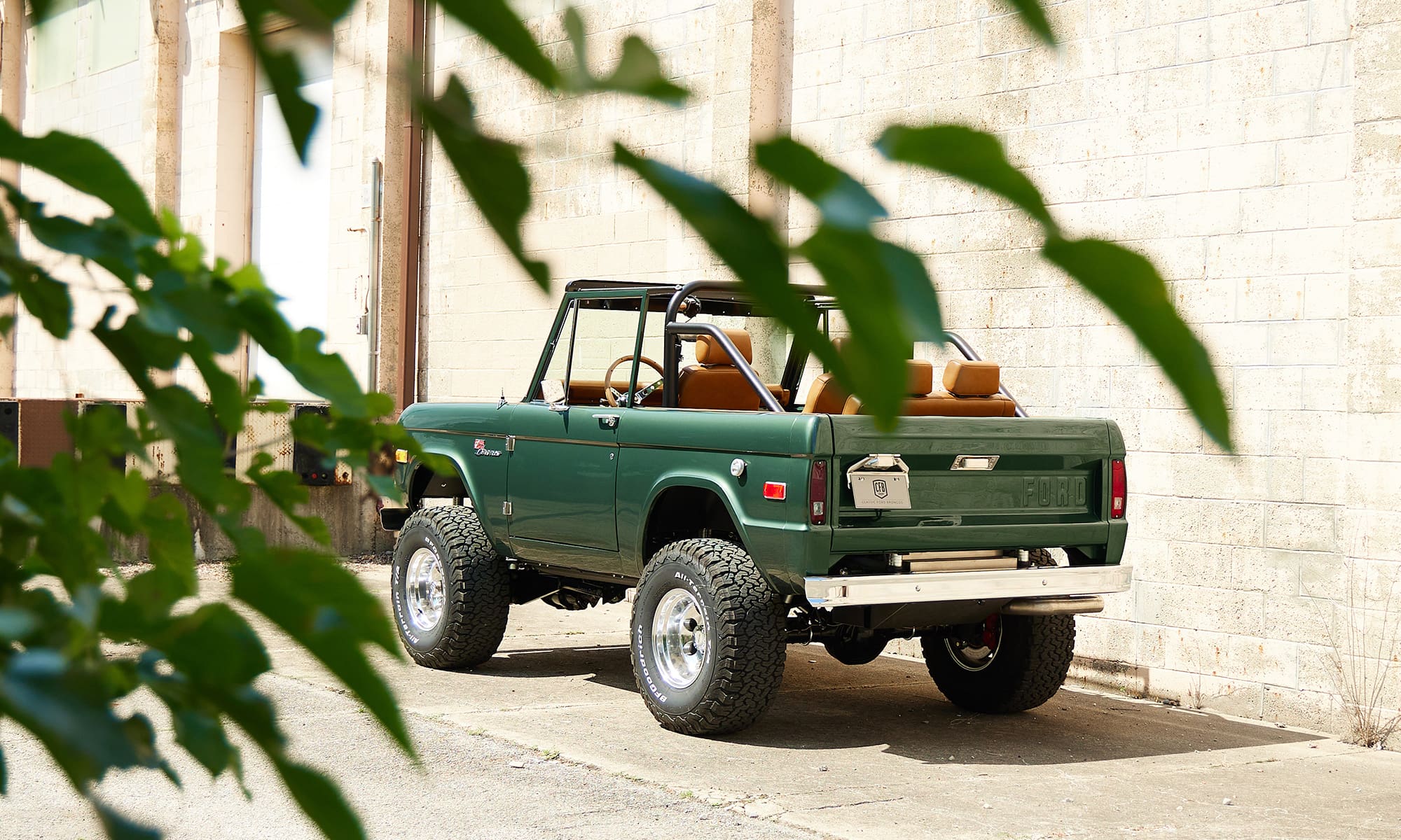 1973 Classic Ford Bronco coyote series in Highland Green