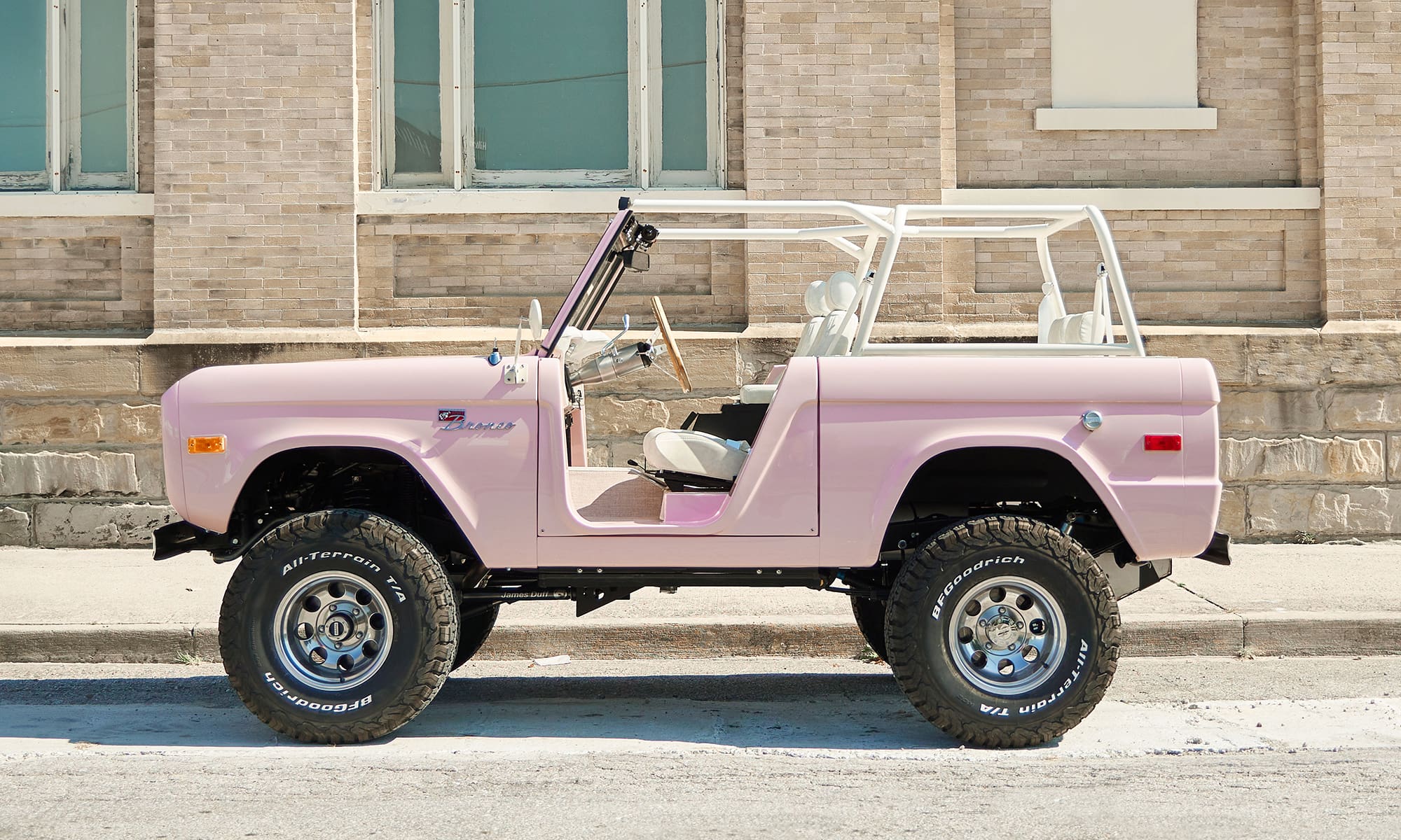 1967-pink-classic-ford-bronco-coyote-series-302